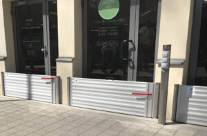 trzy bariery przeciwpowodziowe Acquastop Classic